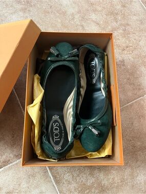 Tod's Dark Green Suede Bow Ballet Flats